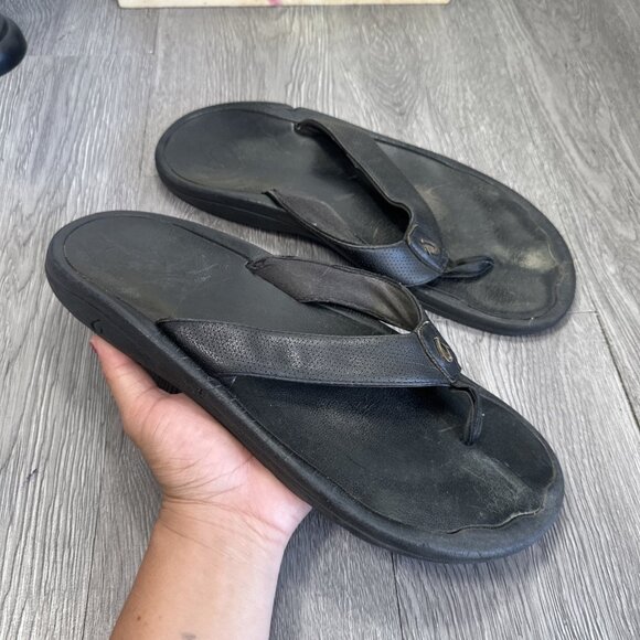 OluKai | Shoes | Olukai Kupuna Black Leather Flip Flop  display picture 1